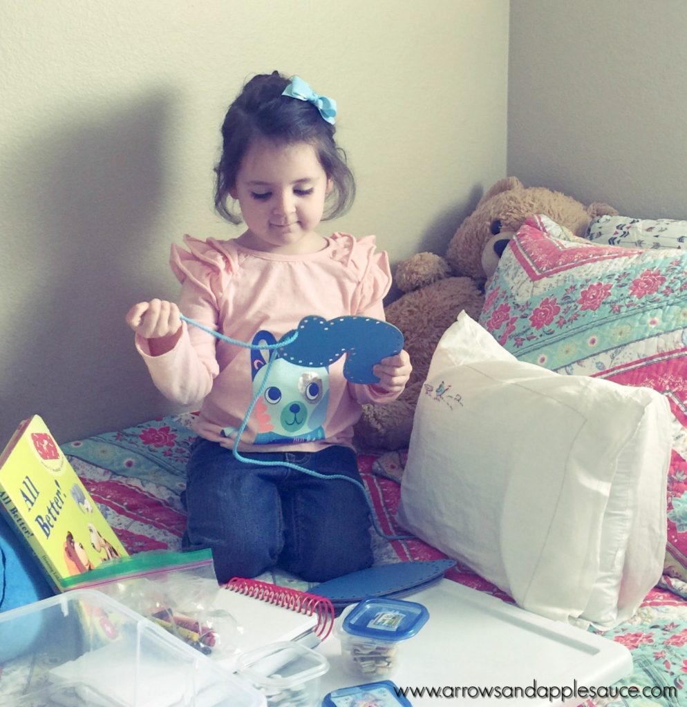 Naps are no more, but the kiddos (and mama) need a little rest. Enter quiet time bins! Full of fun, educational, and quiet activities for preschoolers. #quiettime #naptime #busybins #preschoolbins #kidsactivities #kidstoys #preschooltoys #learningathome #homeschoolpreschool