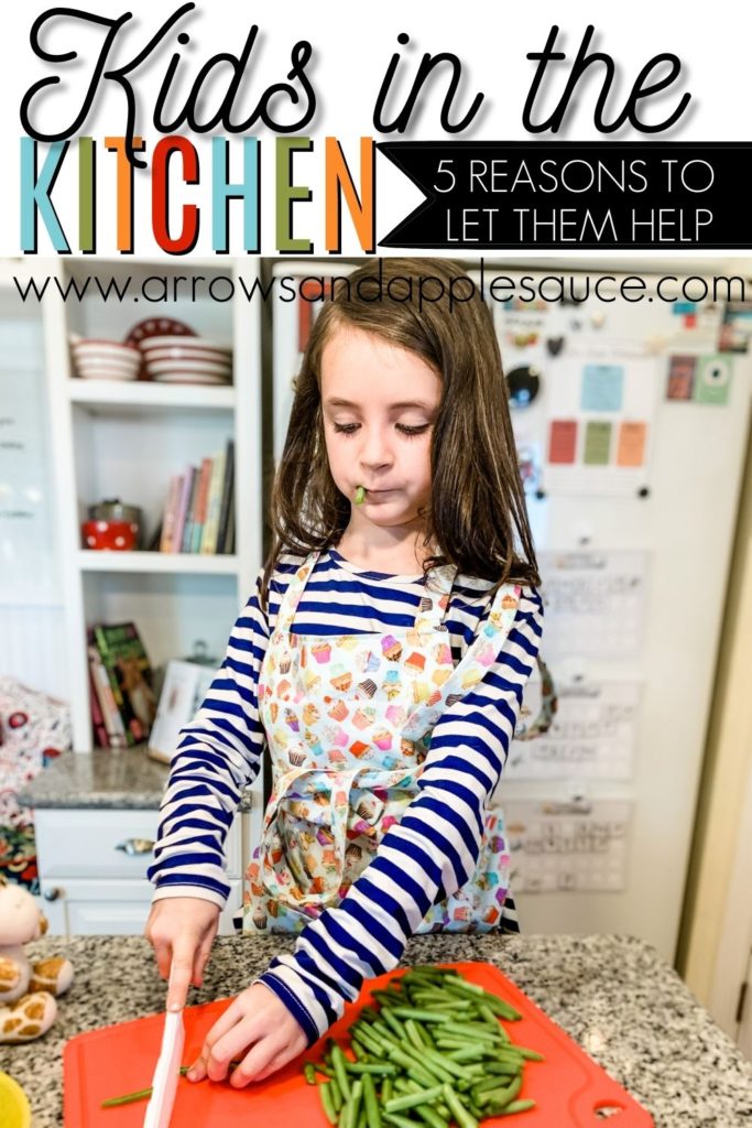 Five benefits of having kids help it the kitchen. From building vocabulary to enjoying fun new sensory experiences, cooking with little ones in the kitchen is so much fun! #cookingwithkids #kidscooking #bakingwithkids #kidsinthekitchen