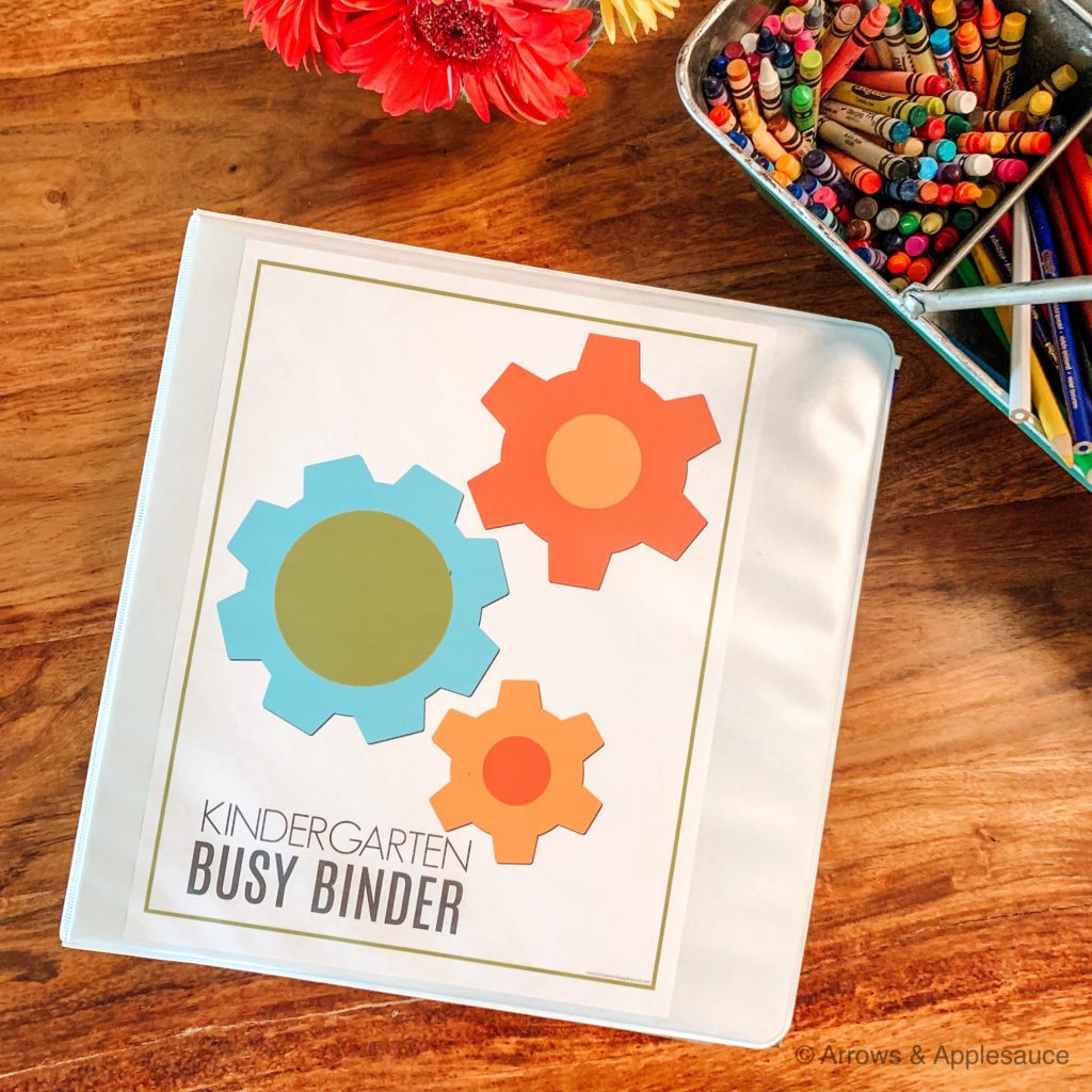 My preschool busy binders were a hit, so we're continuing the fun with a Kindergarten busy binder! The best way to keep our curriculum helpers organized. #busybinder #kindergartenhomeschool #kindergartencurriculum #homeschoolprintables #homeschoolorganization #kindergartenmath #kindergartenscience #learningtoread #sightwordpractice #cvcwords #educationalgames