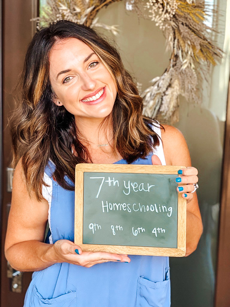 Ashlee from Grace and Grit is sharing her wisdom and encouragement on homeschooling teens during the junior high and high school years. #homeschoolhighschool #homeschoolingteens #Christianparenting #Graceandgrit #homeschoolingteenagers #parentingteens #homeschoolencouragement